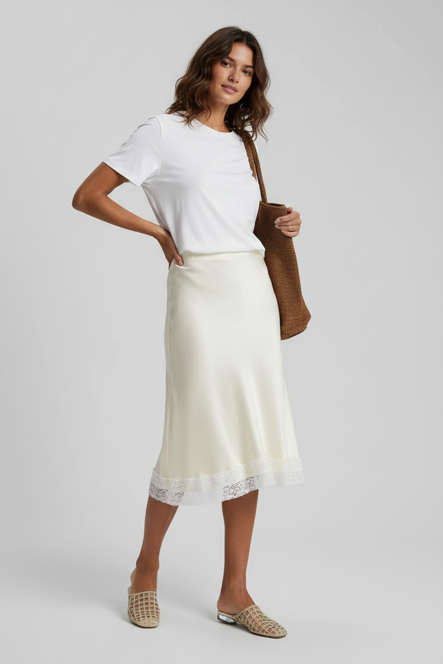 Jupe Dentelle Crème Satin Élégante