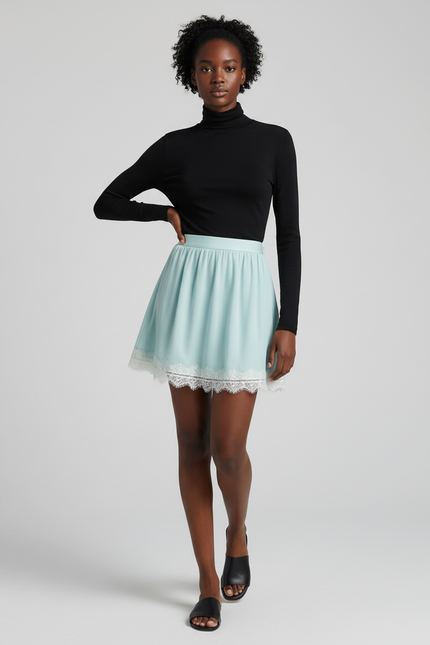 Jupe Dentelle Bleue Ciel Satinée Élégante