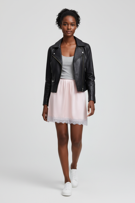 Jupe Dentelle Rose Pâle Satinée Élégante