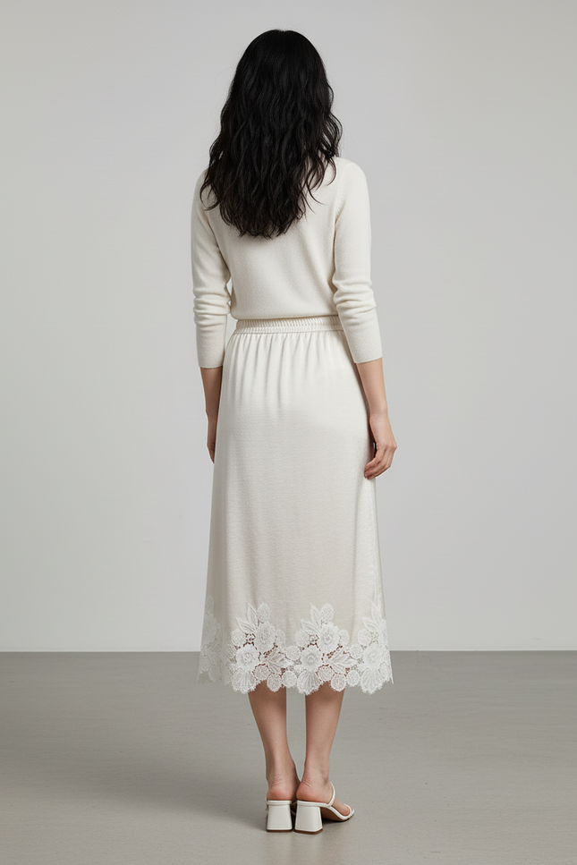 Jupe Dentelle Ivoire Satinée Élégante