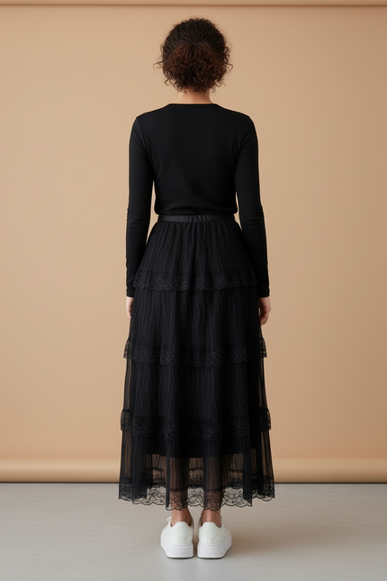 Jupe Dentelle Noire Plissée Élégante